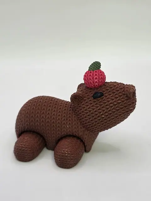 Capivara com morango, peça impressa em 3D