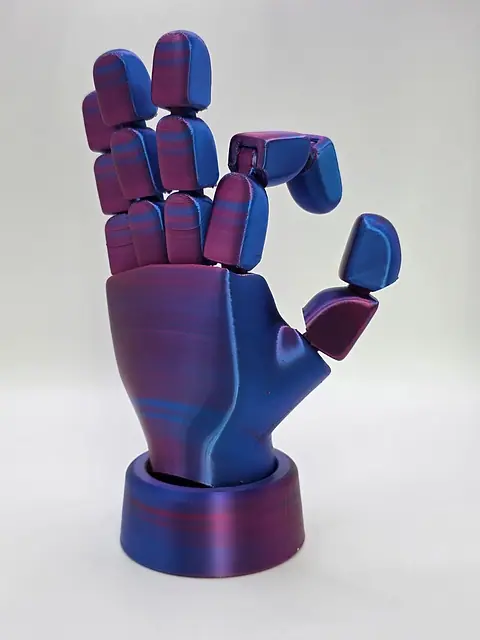 Mão articulada, peça impressa em 3D